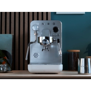 Кофемашина автоматическая SMEG EMC02